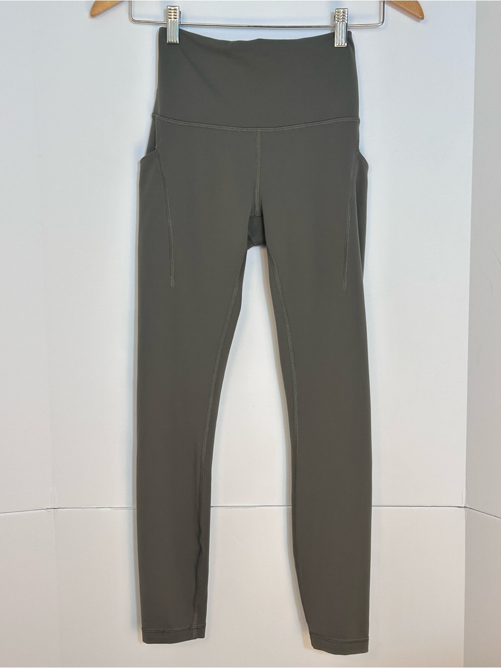 Lululemon Women’s Olive High Rise Pocket Leggings Size 4